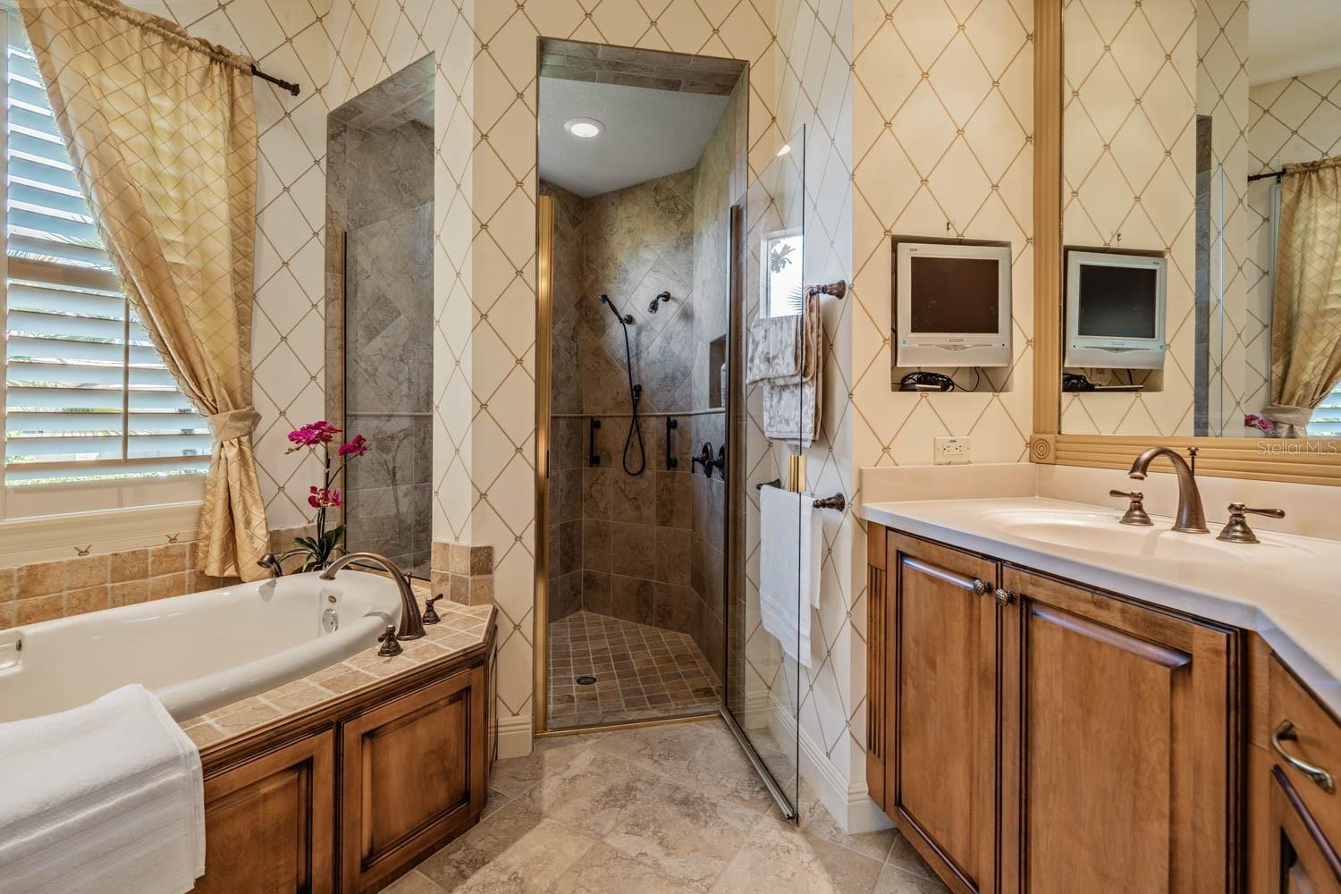 13327 CARNOUSTIE CIR, DADE CITY, FL, 33525