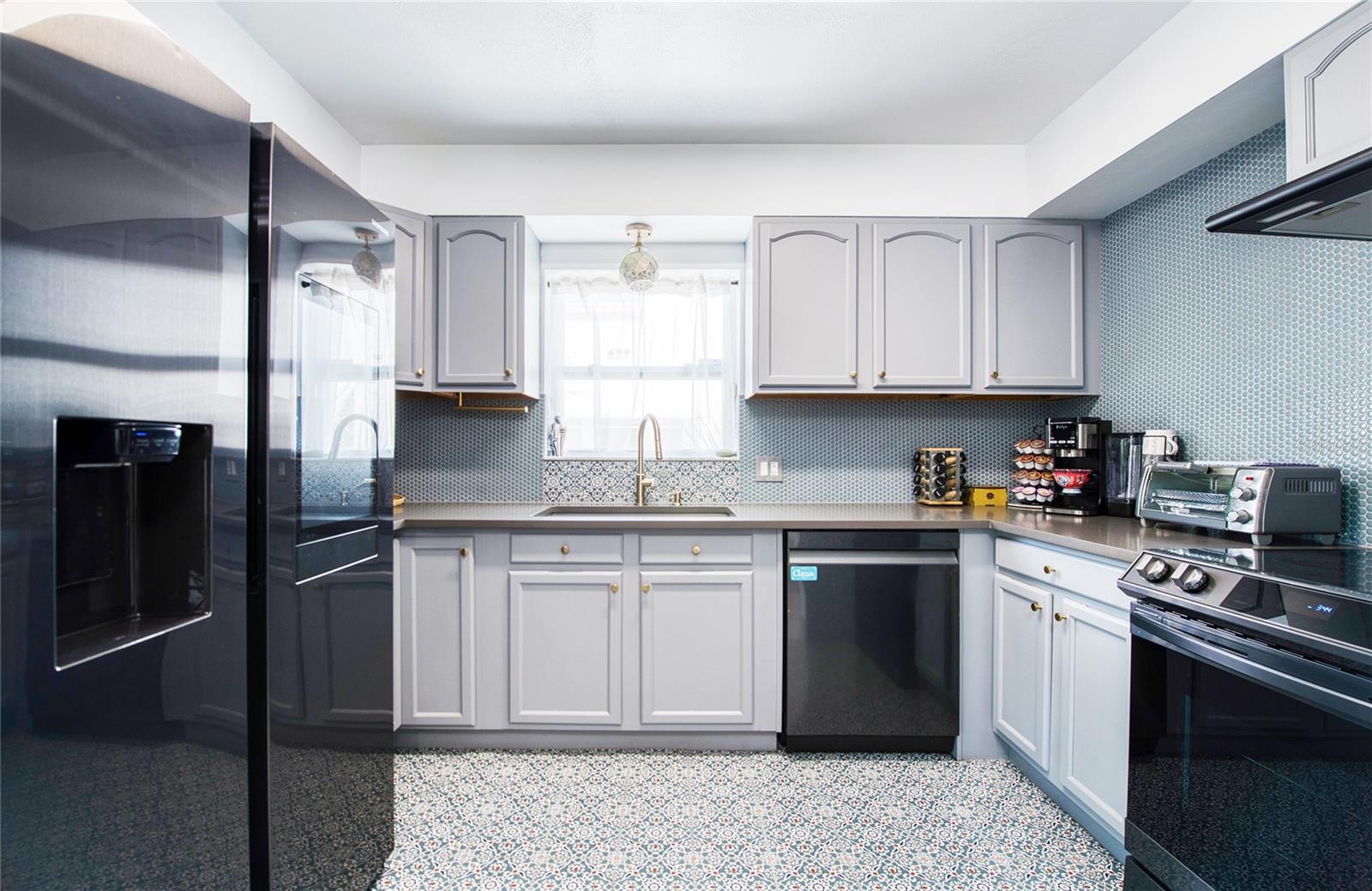 425 46TH AVE S, ST PETERSBURG, FL, 33705