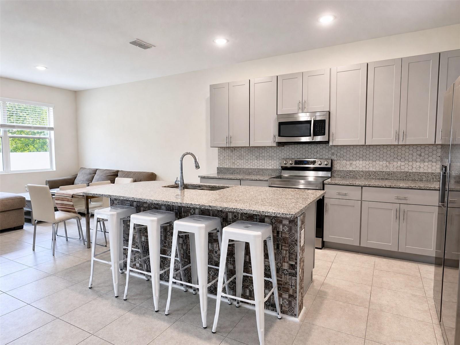 1622 WAY OF PEACE LN, MASCOTTE, FL, 34753