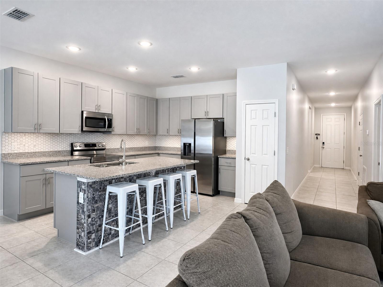 1622 WAY OF PEACE LN, MASCOTTE, FL, 34753