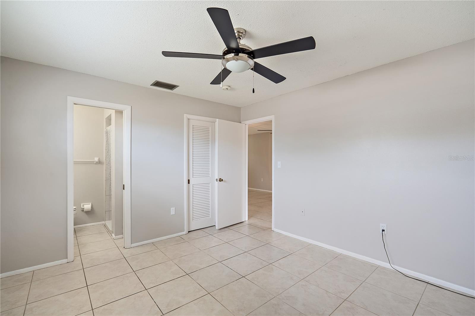 2802 SWIFTON DR #V102, SARASOTA, FL, 34231