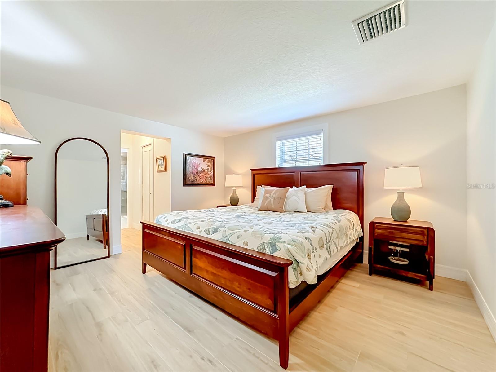 307 68TH, HOLMES BEACH, FL, 34217