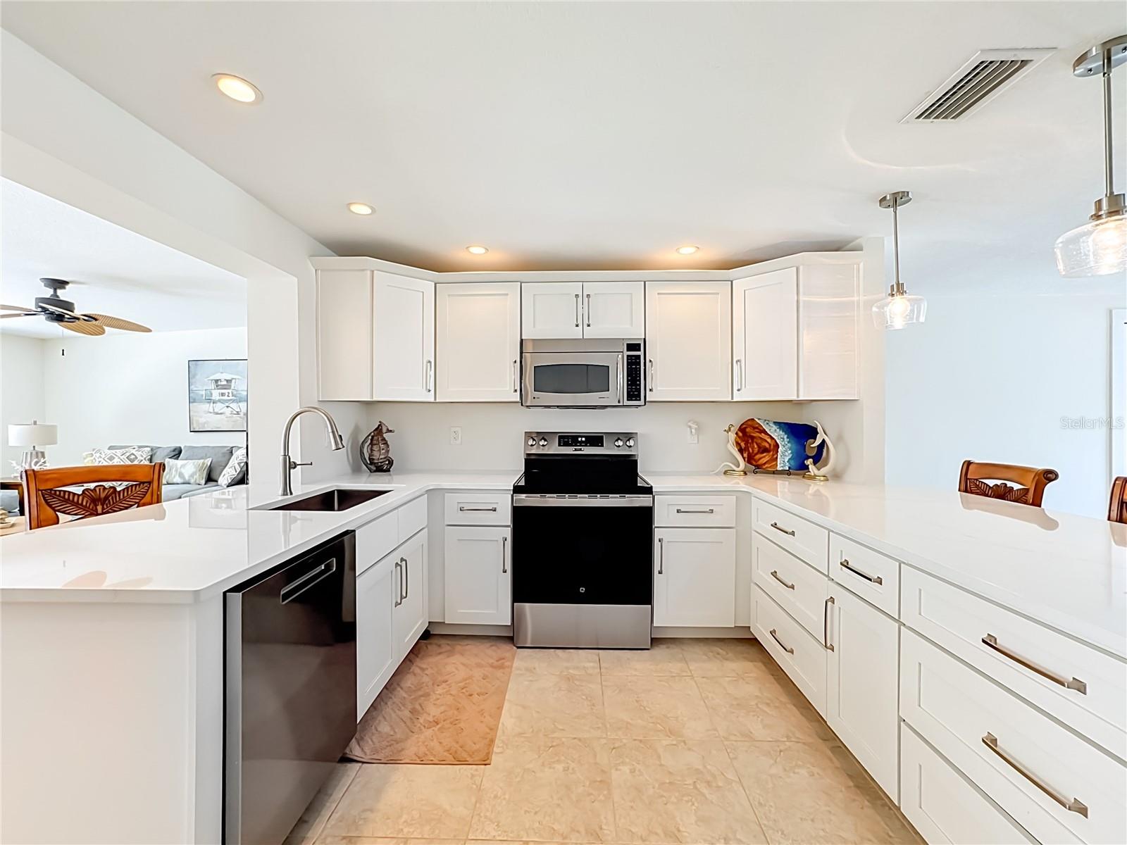 307 68TH, HOLMES BEACH, FL, 34217