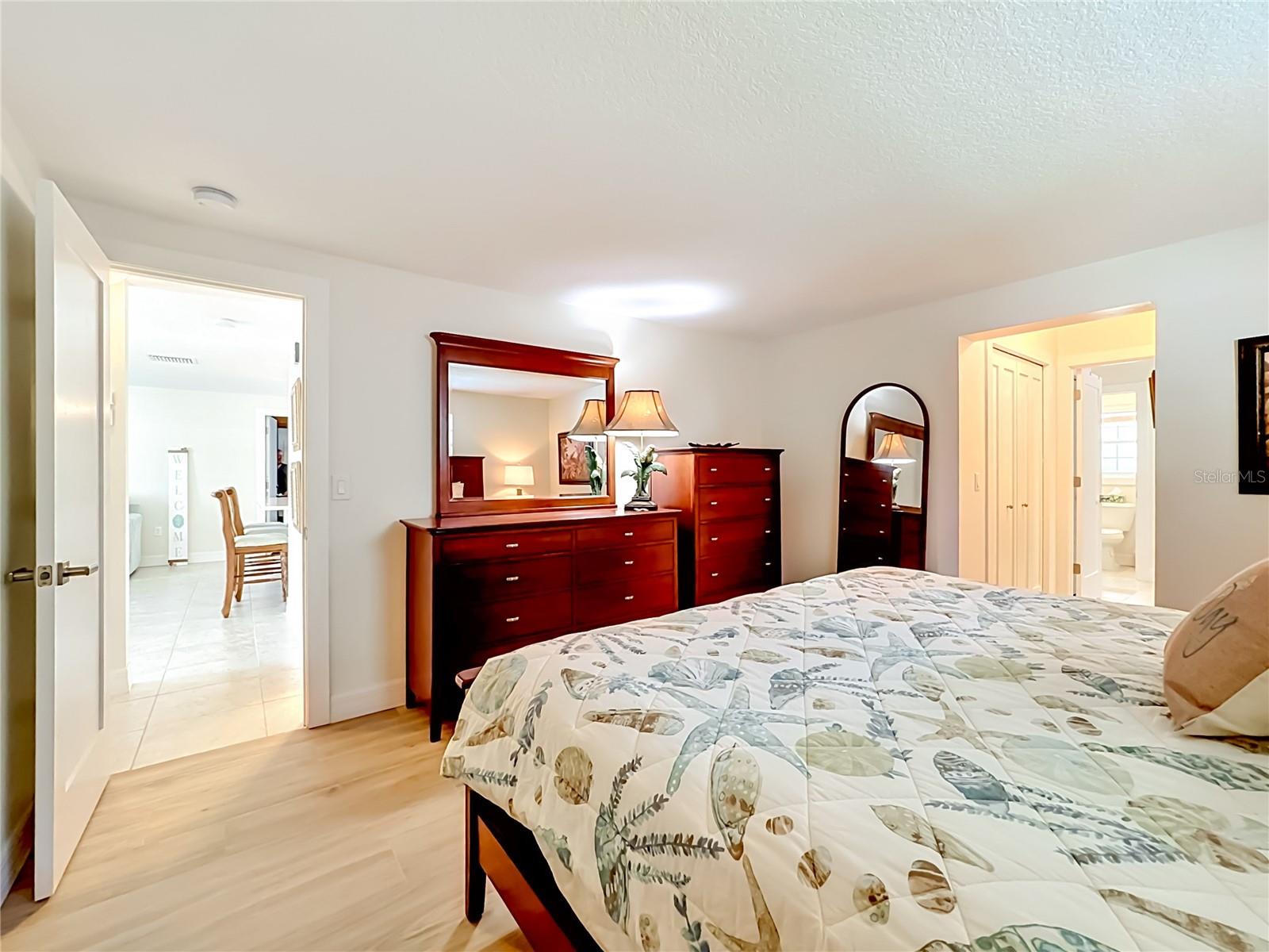 307 68TH, HOLMES BEACH, FL, 34217
