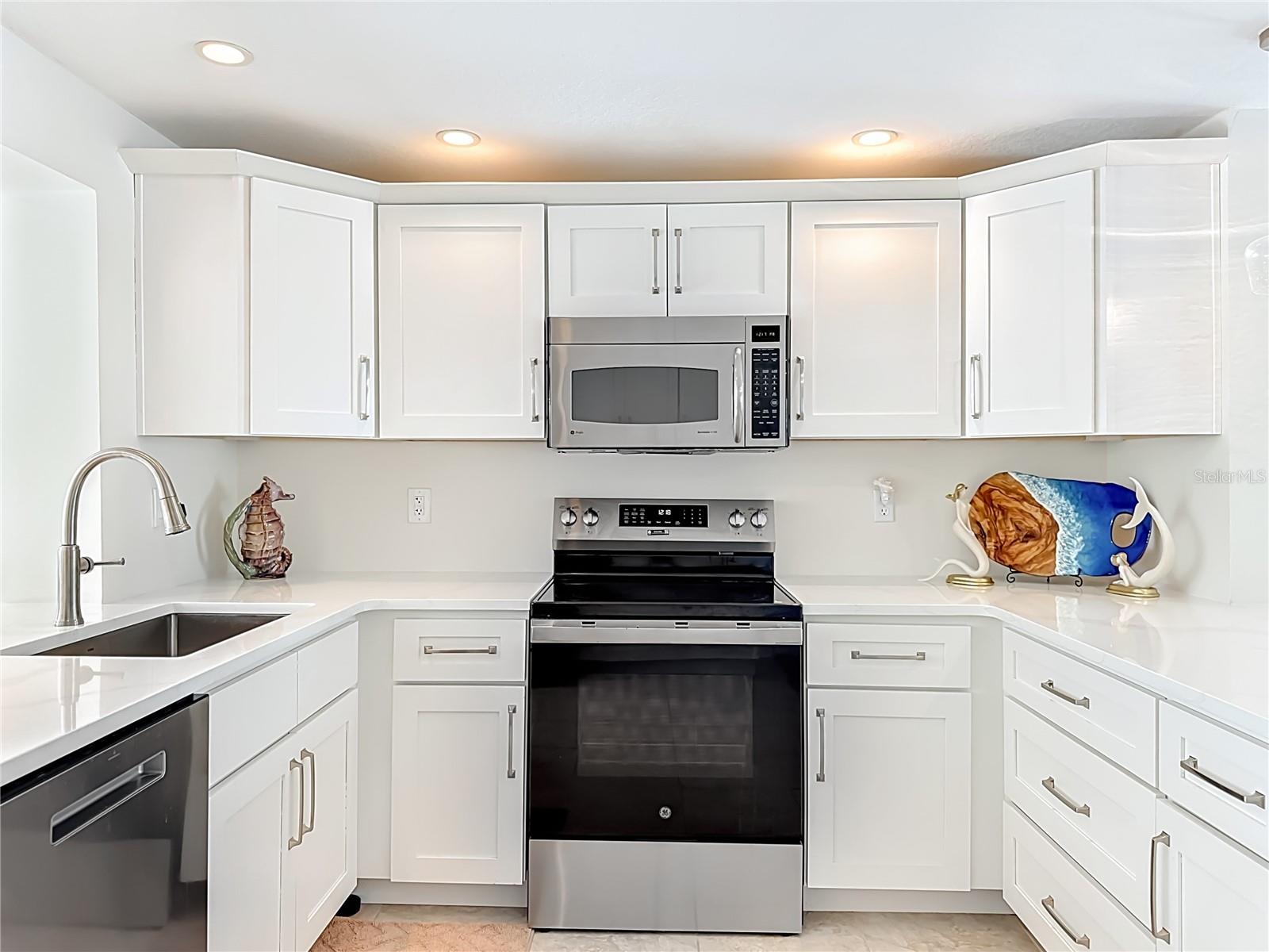 307 68TH, HOLMES BEACH, FL, 34217