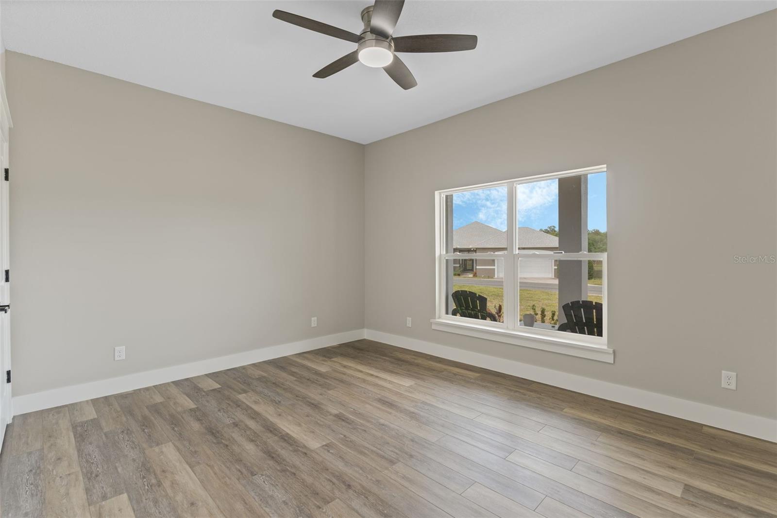 100 FAIRWAY CIR, UMATILLA, FL, 32784