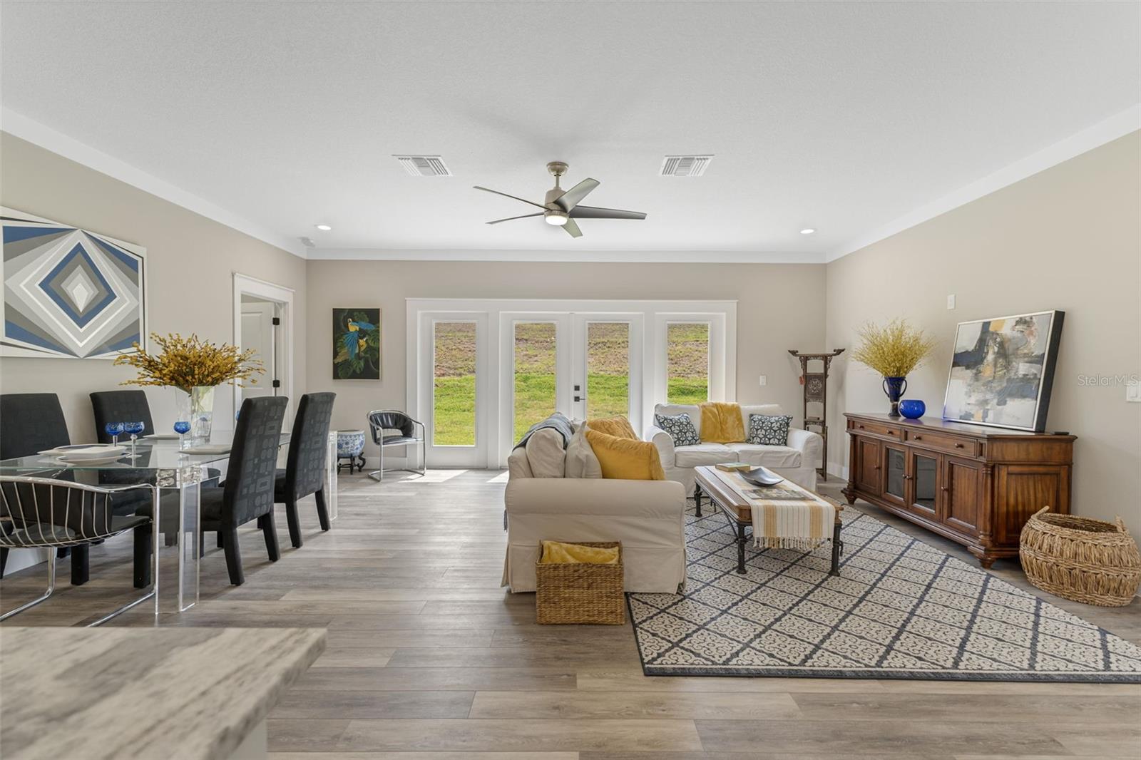 100 FAIRWAY CIR, UMATILLA, FL, 32784