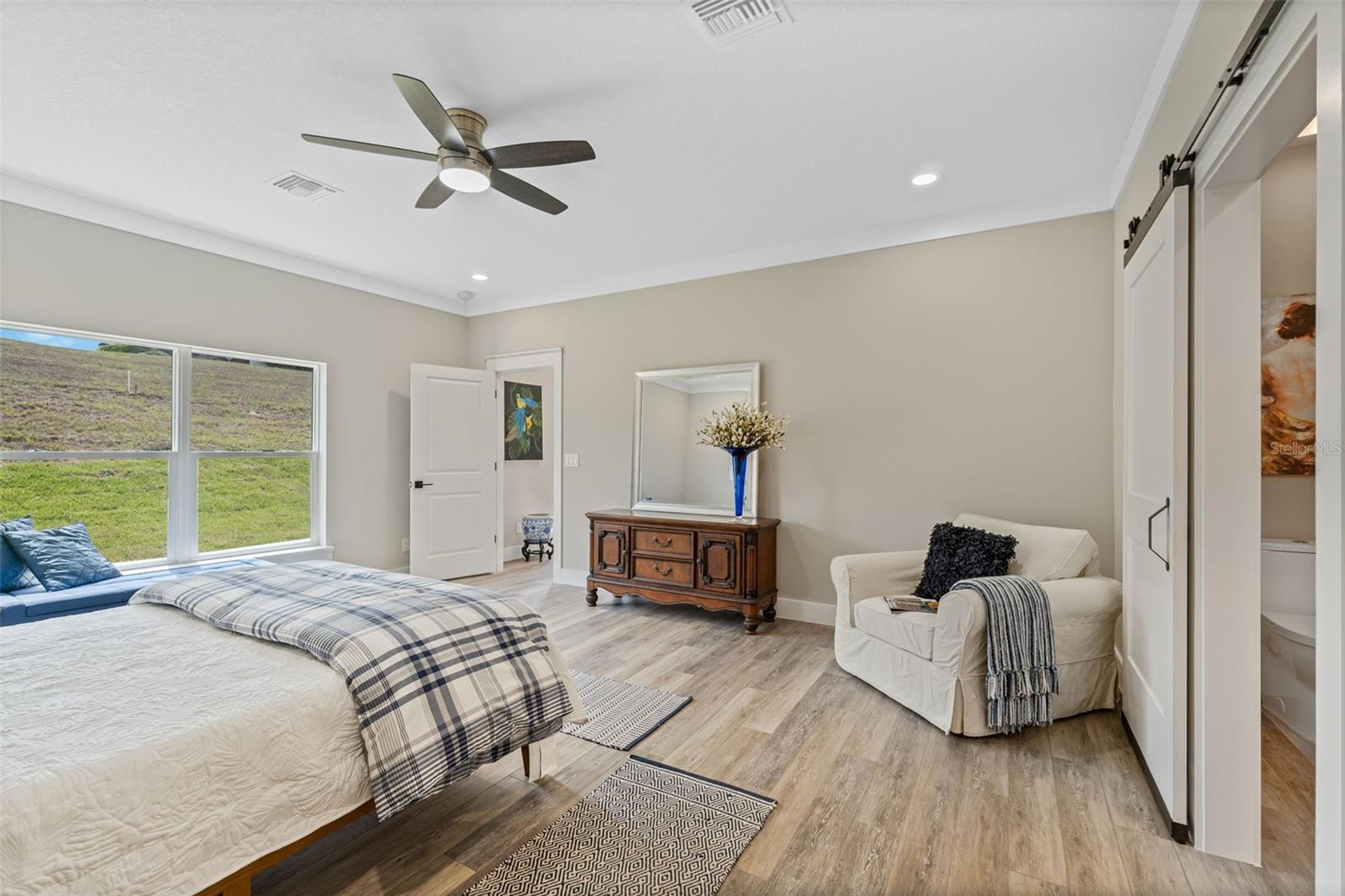 100 FAIRWAY CIR, UMATILLA, FL, 32784
