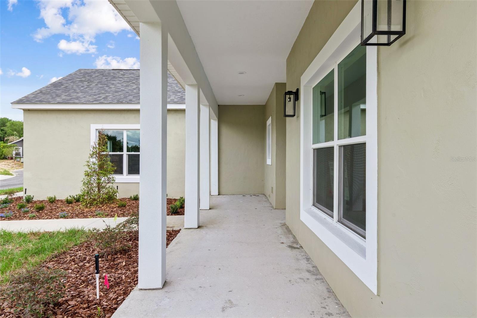 100 FAIRWAY CIR, UMATILLA, FL, 32784