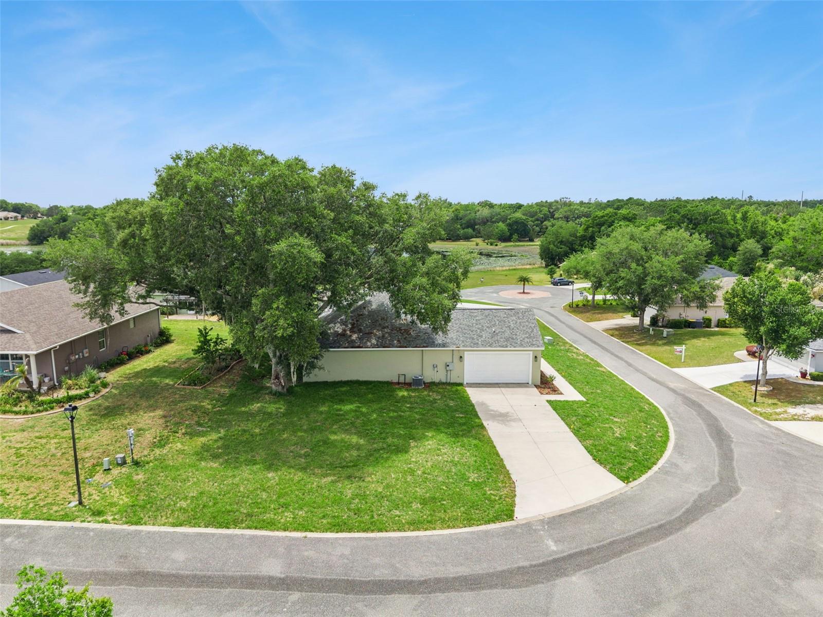 100 FAIRWAY CIR, UMATILLA, FL, 32784