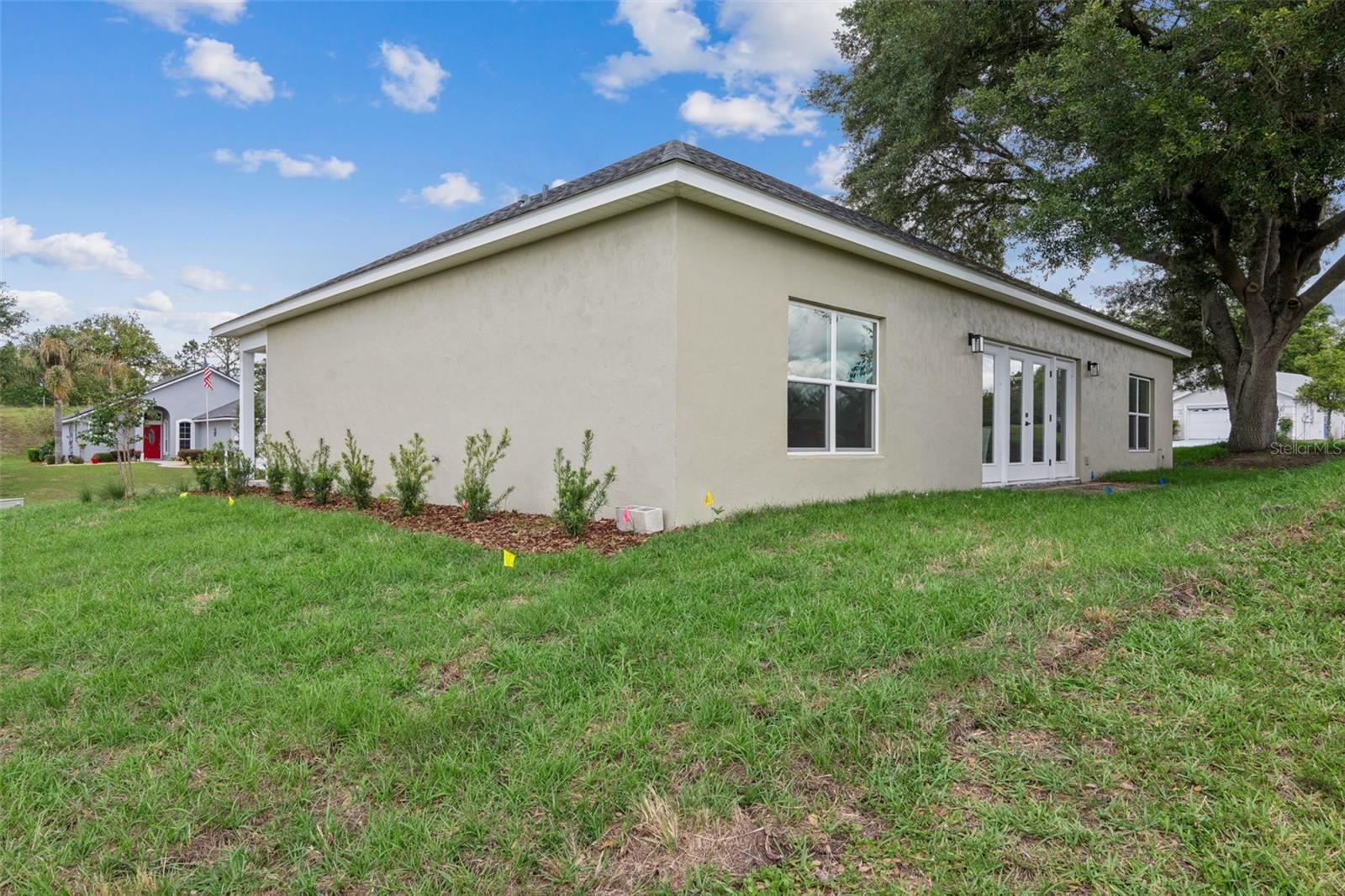 100 FAIRWAY CIR, UMATILLA, FL, 32784