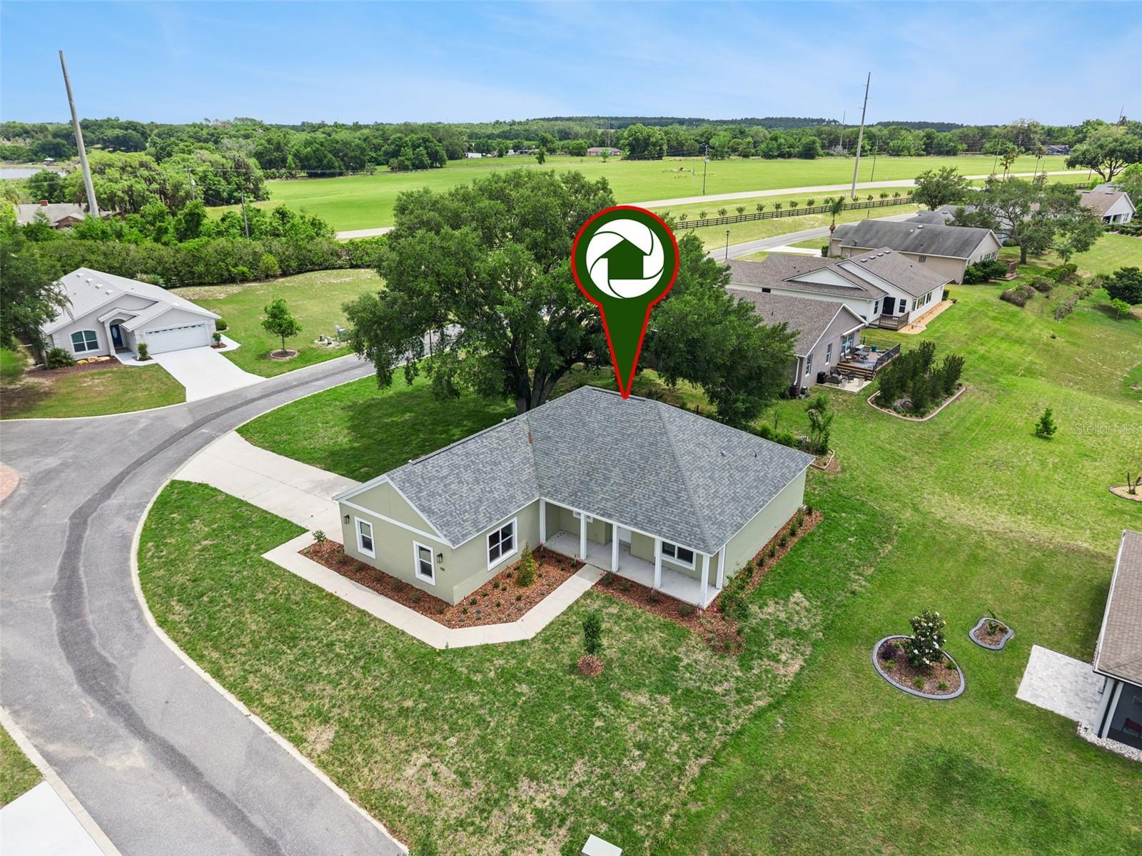 100 FAIRWAY CIR, UMATILLA, FL, 32784