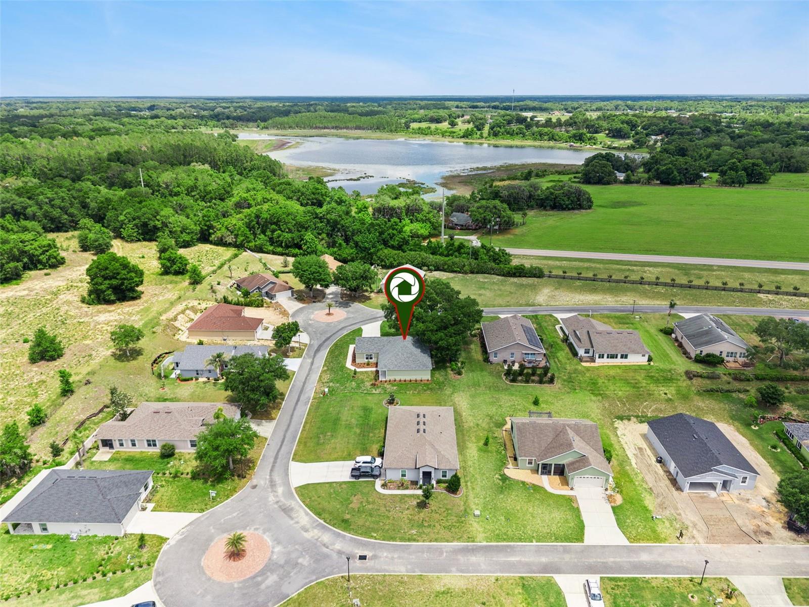 100 FAIRWAY CIR, UMATILLA, FL, 32784