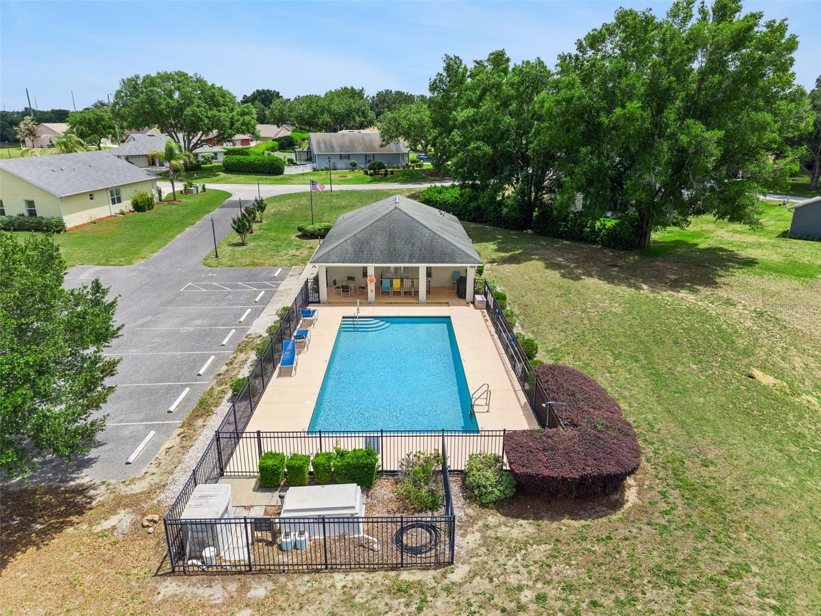 100 FAIRWAY CIR, UMATILLA, FL, 32784