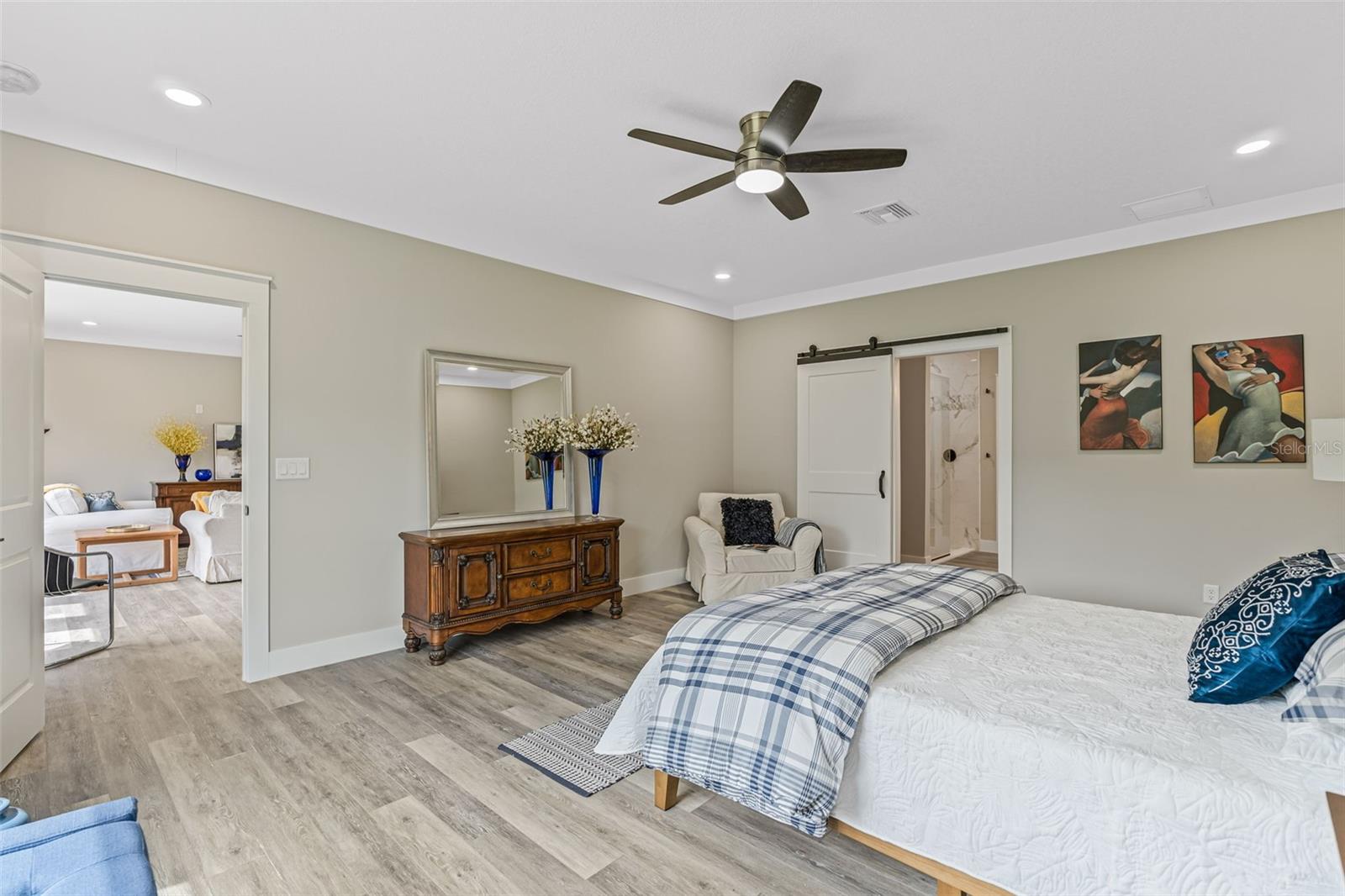 100 FAIRWAY CIR, UMATILLA, FL, 32784