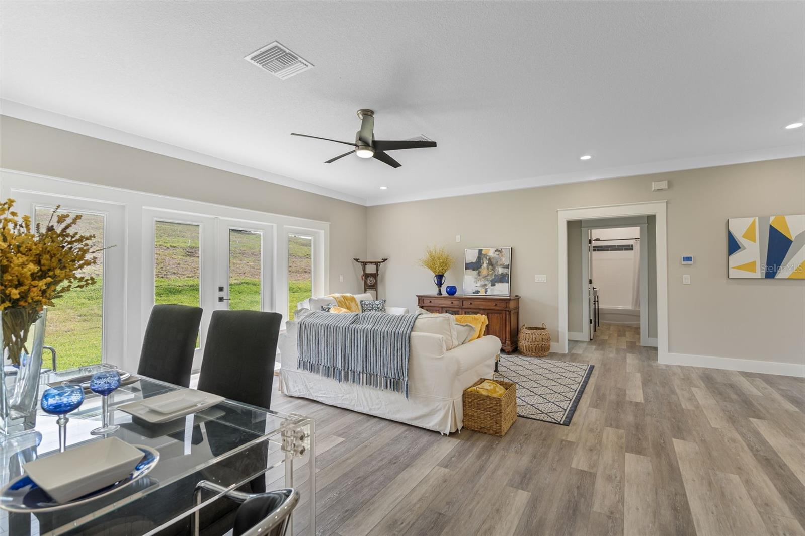 100 FAIRWAY CIR, UMATILLA, FL, 32784