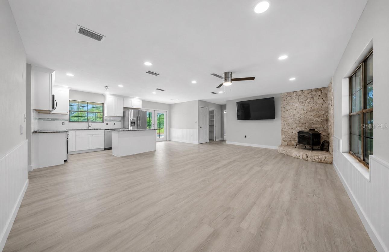 1869 SW 32ND PL, BELL, FL, 32619