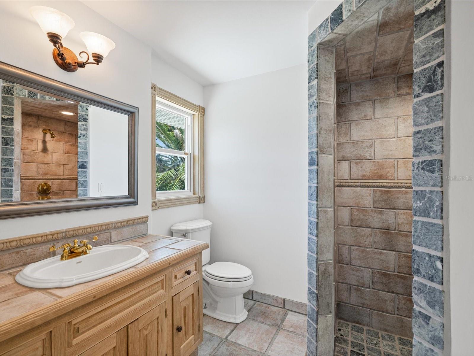 1647 SEA BREEZE DR, TARPON SPRINGS, FL, 34689