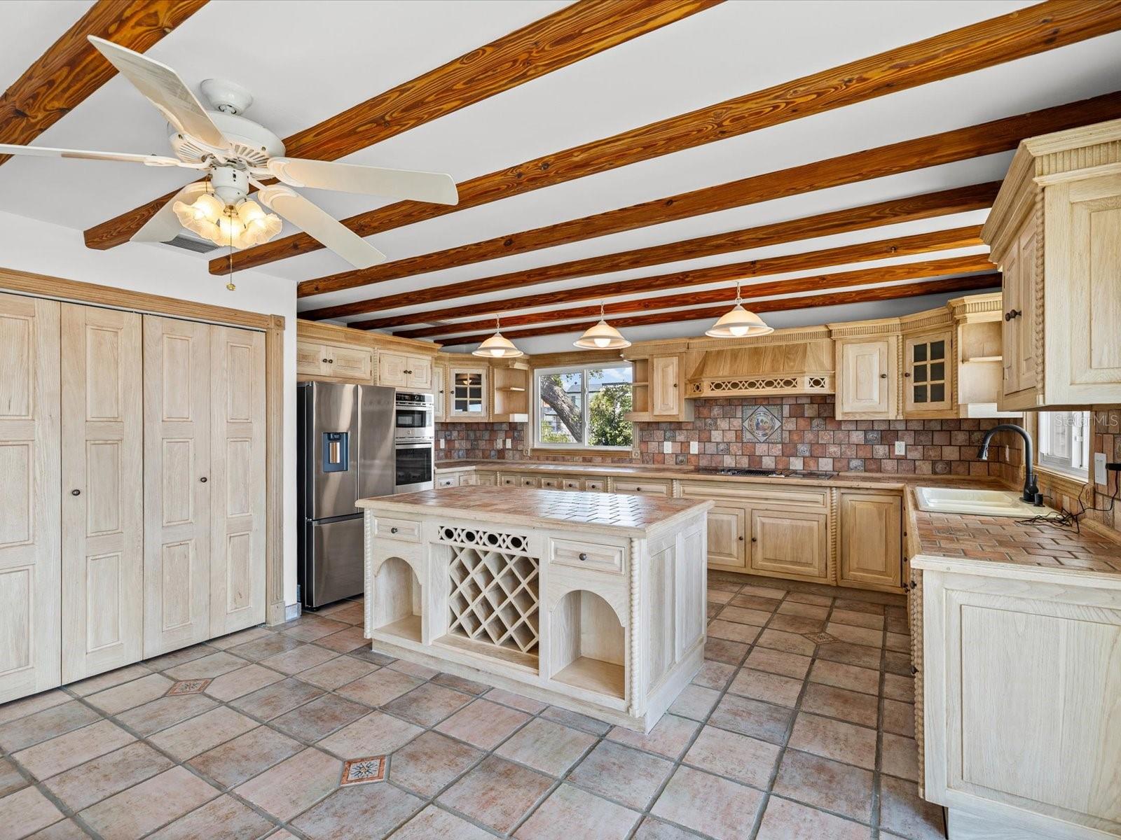 1647 SEA BREEZE DR, TARPON SPRINGS, FL, 34689