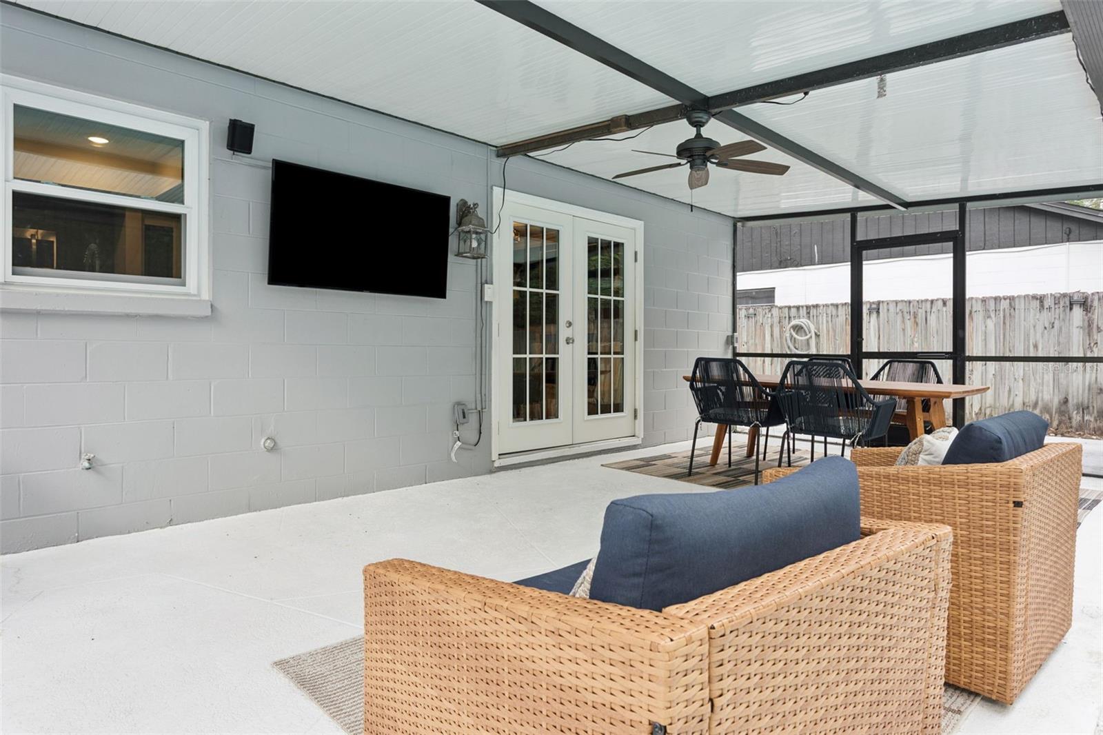 2728 LAKEVILLE DR, TAMPA, FL, 33618