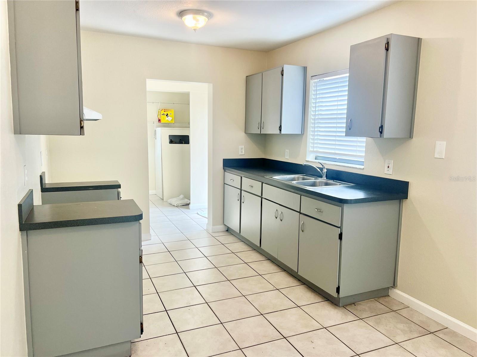 3110 W IVY ST, TAMPA, FL, 33607