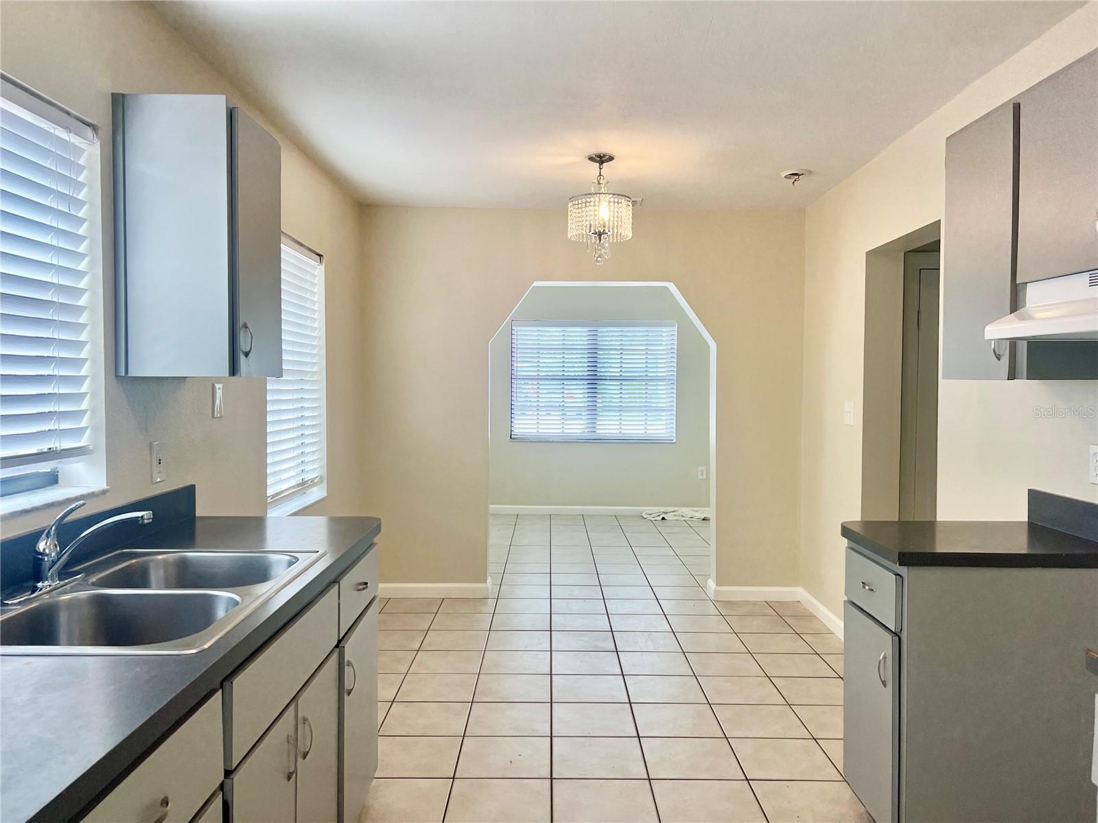 3110 W IVY ST, TAMPA, FL, 33607