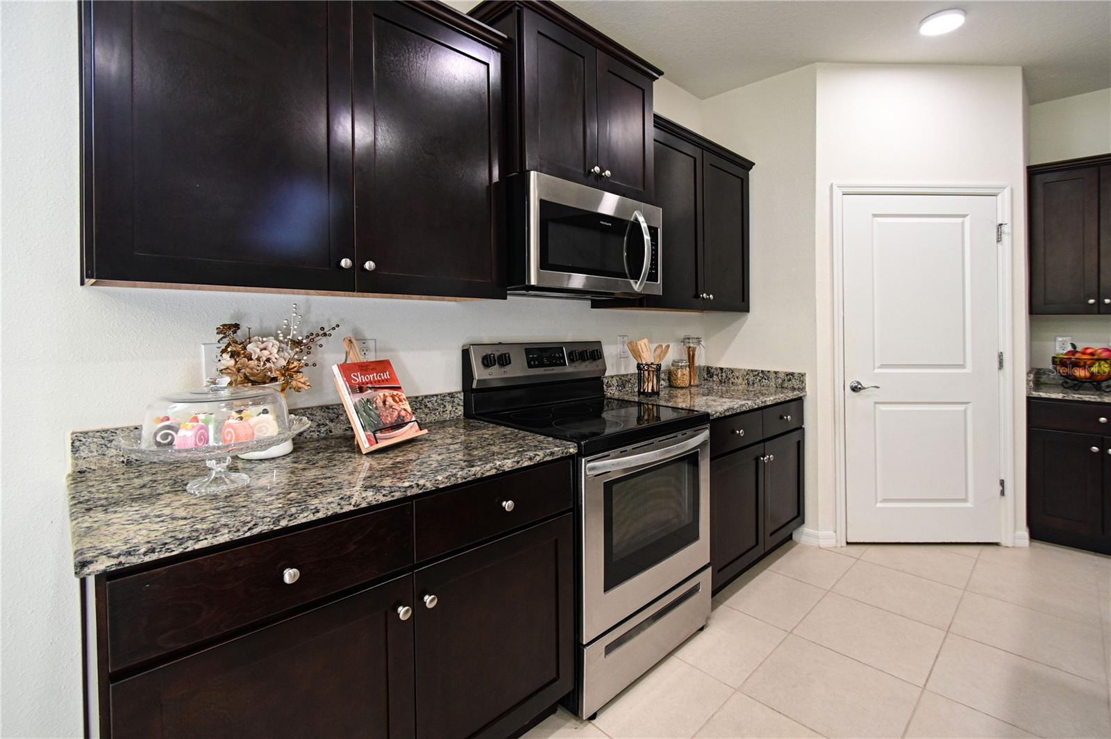 1052 MANZANAR PL, WESLEY CHAPEL, FL, 33543