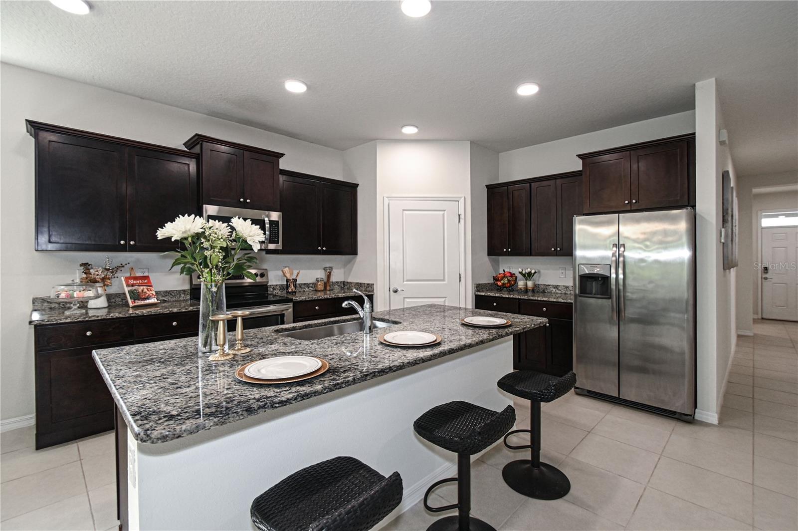 1052 MANZANAR PL, WESLEY CHAPEL, FL, 33543