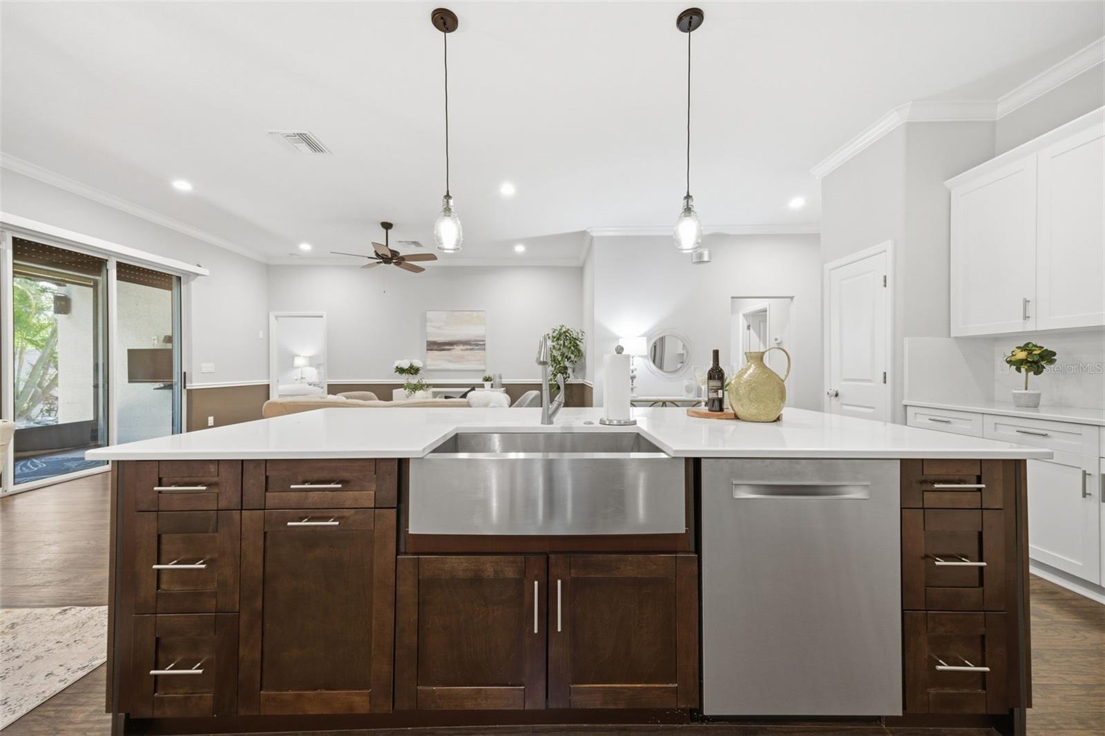 2902 W HEITER ST, TAMPA, FL, 33607