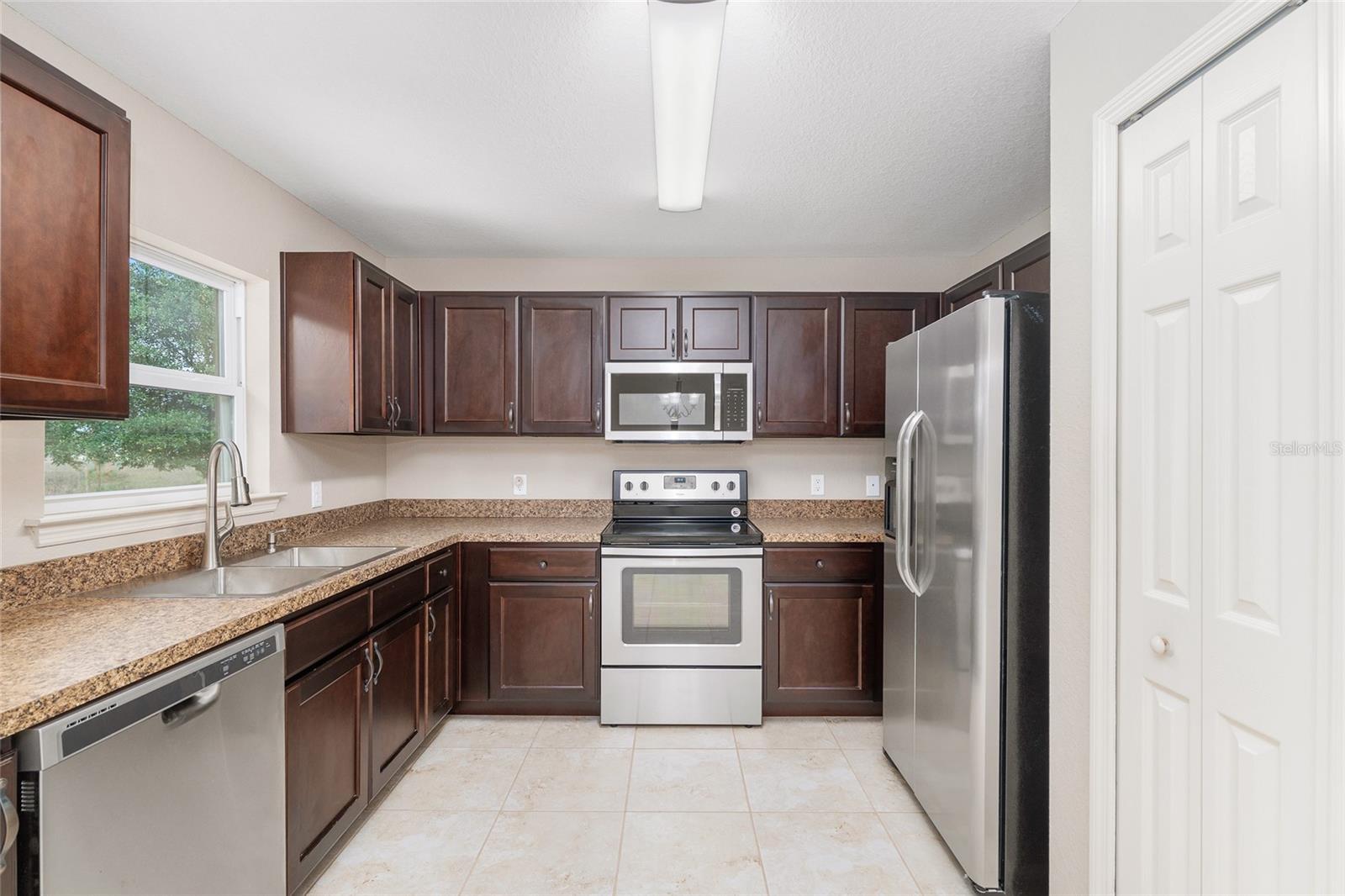 2 HEMLOCK LOOP DR, OCALA, FL, 34472