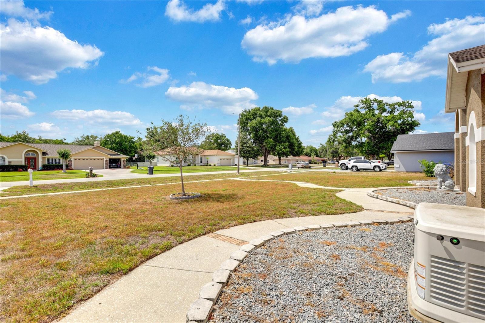 12229 LANGSHAW DR, THONOTOSASSA, FL, 33592