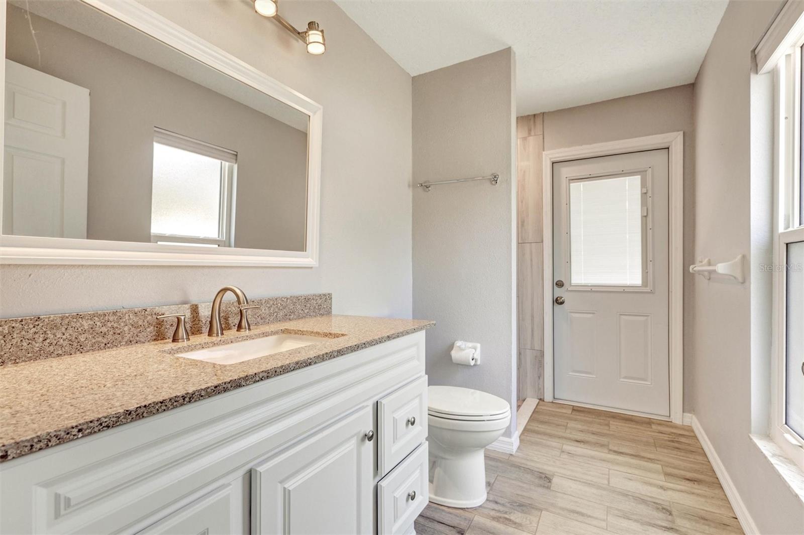 12229 LANGSHAW DR, THONOTOSASSA, FL, 33592