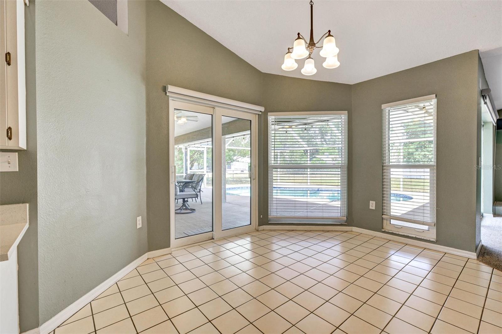 12229 LANGSHAW DR, THONOTOSASSA, FL, 33592