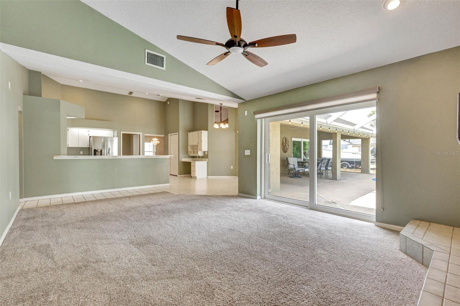 12229 LANGSHAW DR, THONOTOSASSA, FL, 33592