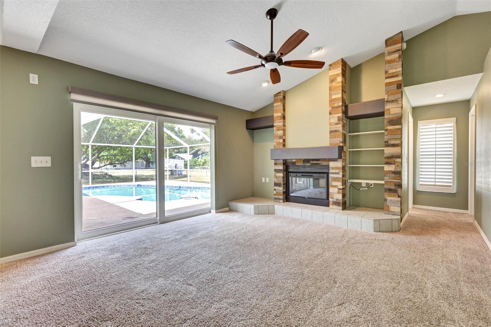 12229 LANGSHAW DR, THONOTOSASSA, FL, 33592