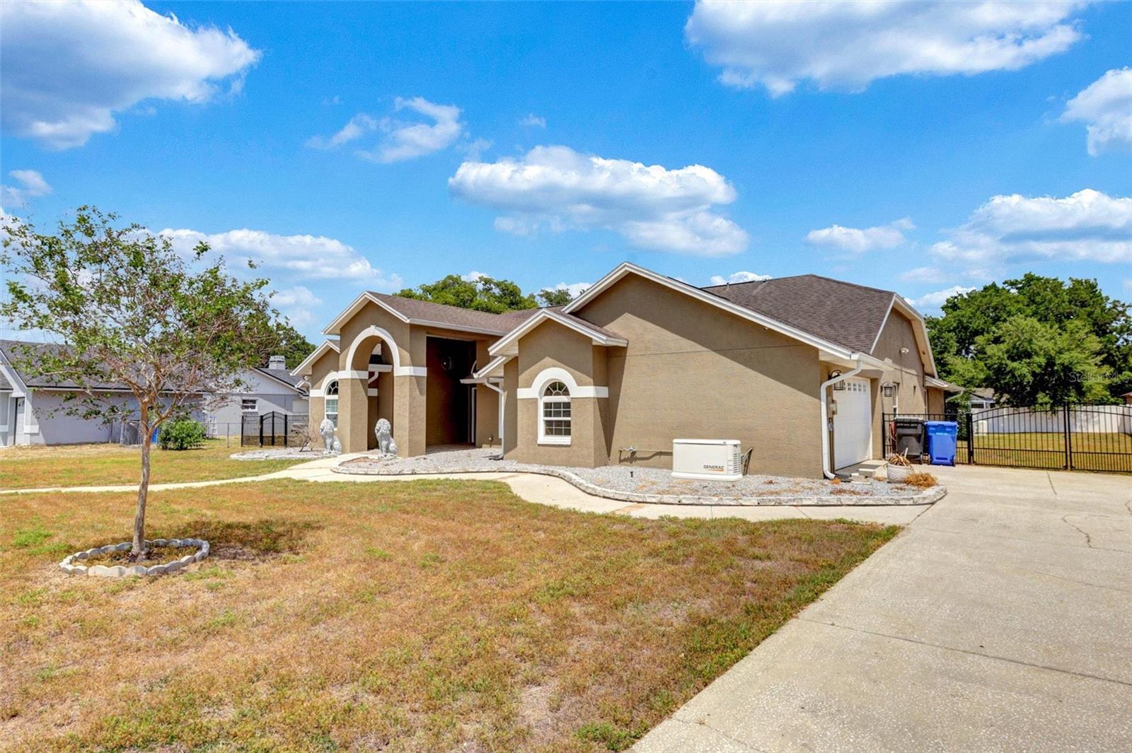 12229 LANGSHAW DR, THONOTOSASSA, FL, 33592