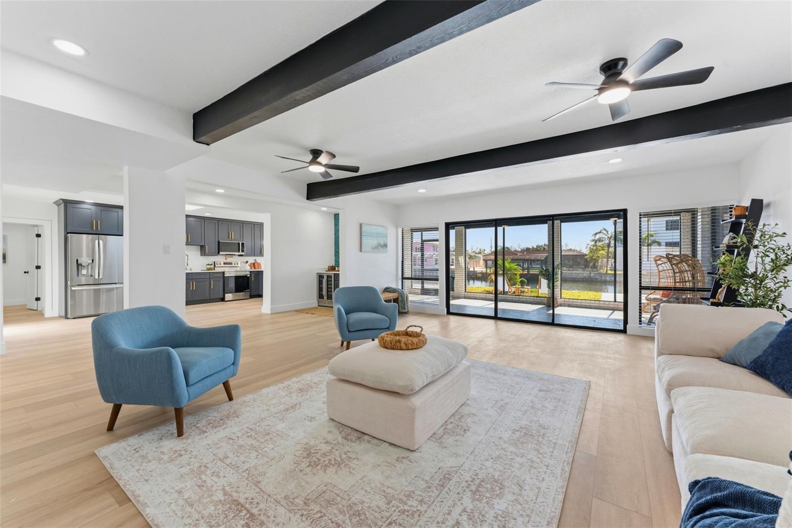 3917 E EDEN ROC CIR, TAMPA, FL, 33634