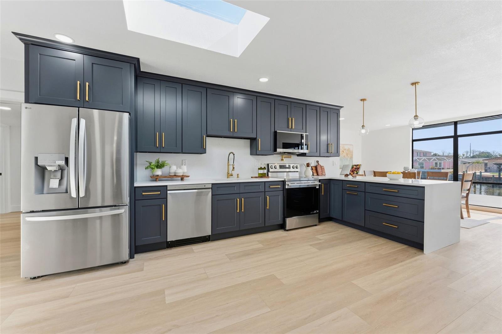 3917 E EDEN ROC CIR, TAMPA, FL, 33634