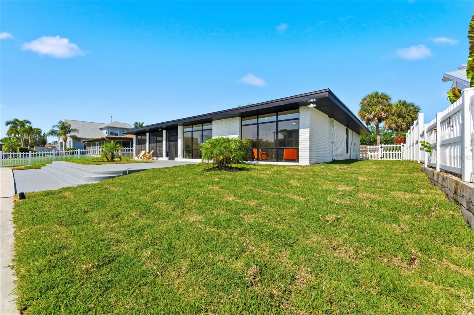 3917 E EDEN ROC CIR, TAMPA, FL, 33634