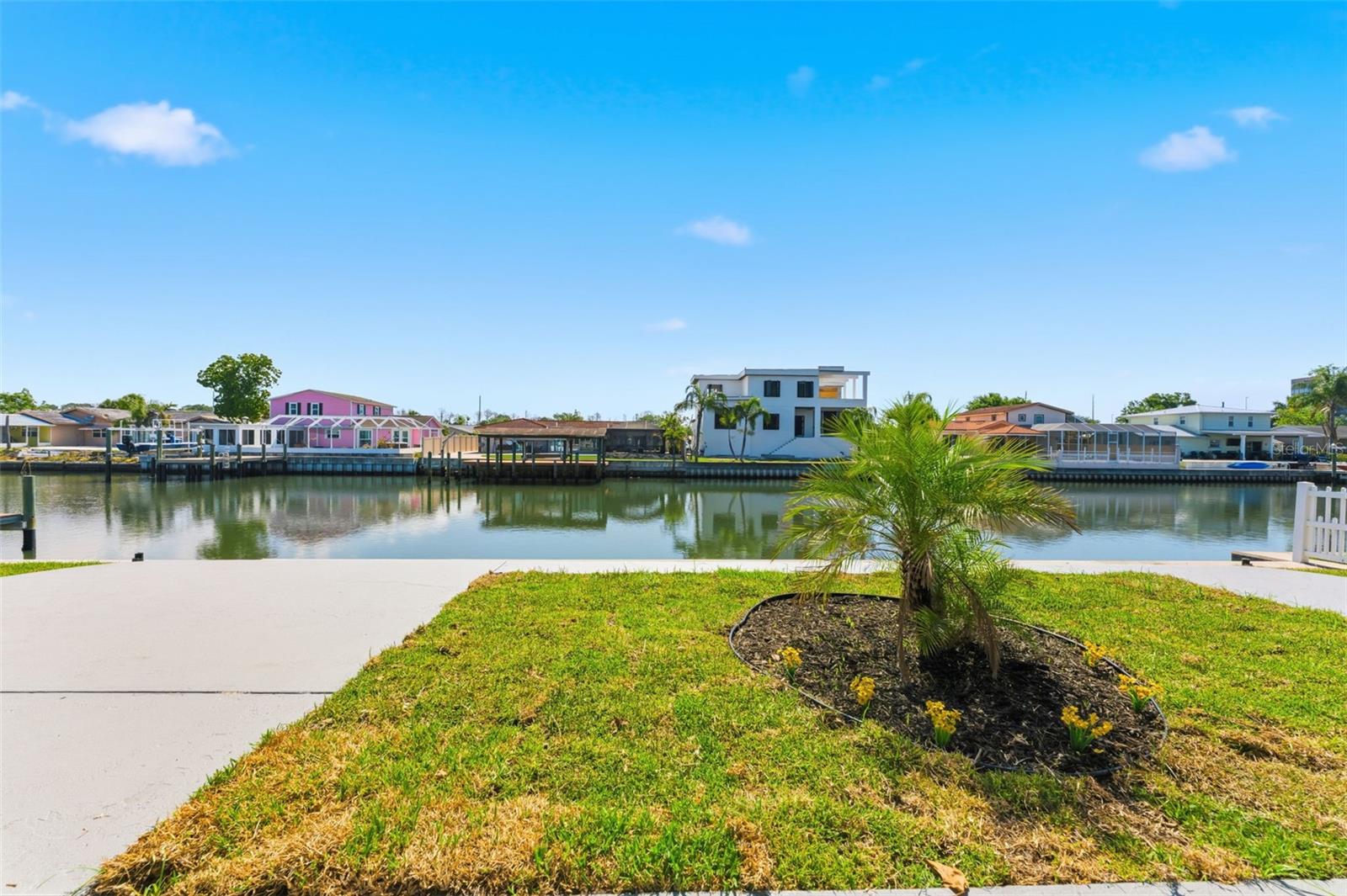 3917 E EDEN ROC CIR, TAMPA, FL, 33634