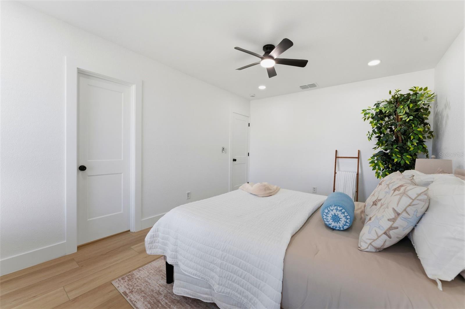 3917 E EDEN ROC CIR, TAMPA, FL, 33634