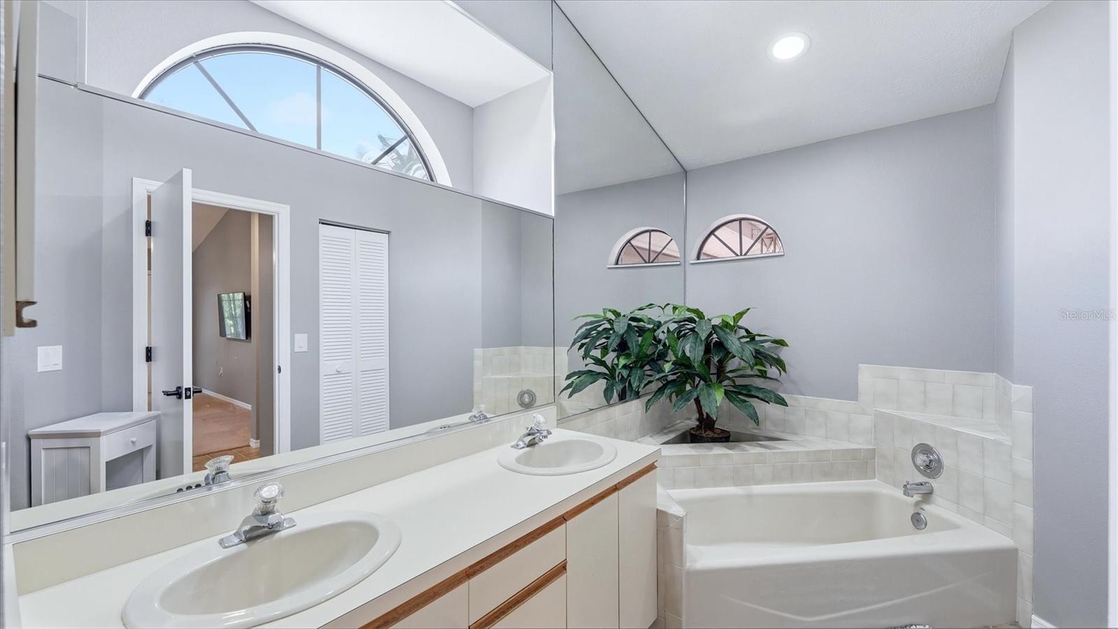 2519 WOOD OAK DR, SARASOTA, FL, 34232