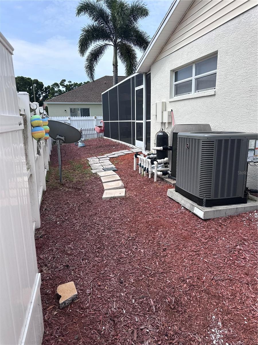 10632 LAKE VISTA DR, SEMINOLE, FL, 33772