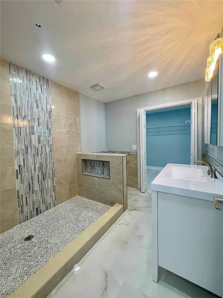 8503 WOODWICK CT, TAMPA, FL, 33615