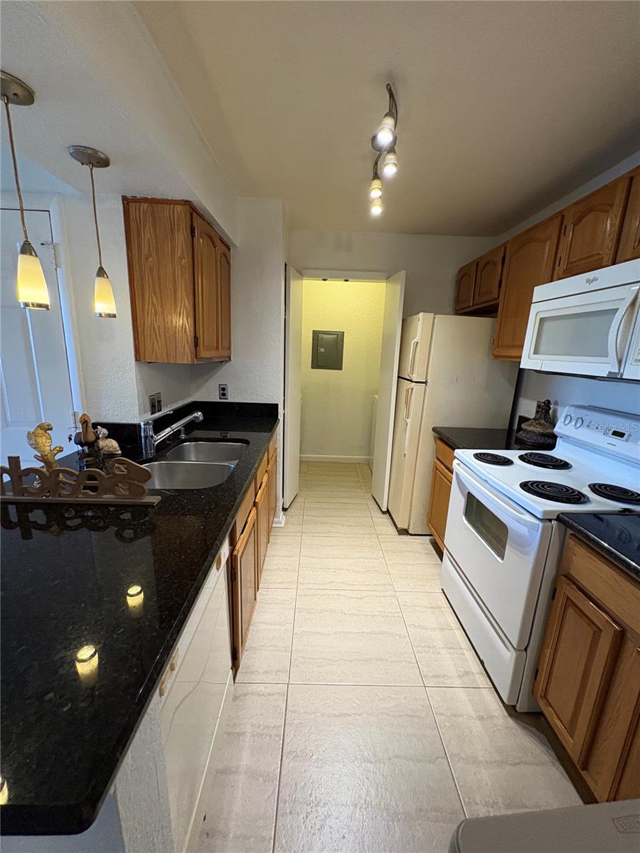 5601 ROSEBRIAR WAY #106, ORLANDO, FL, 32822