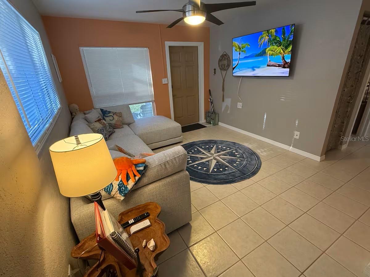 525 SHOWALTER AVE, PUNTA GORDA, FL, 33950