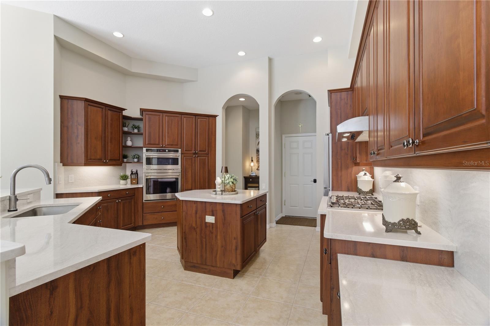 8309 GROSVENOR CT, BRADENTON, FL, 34201