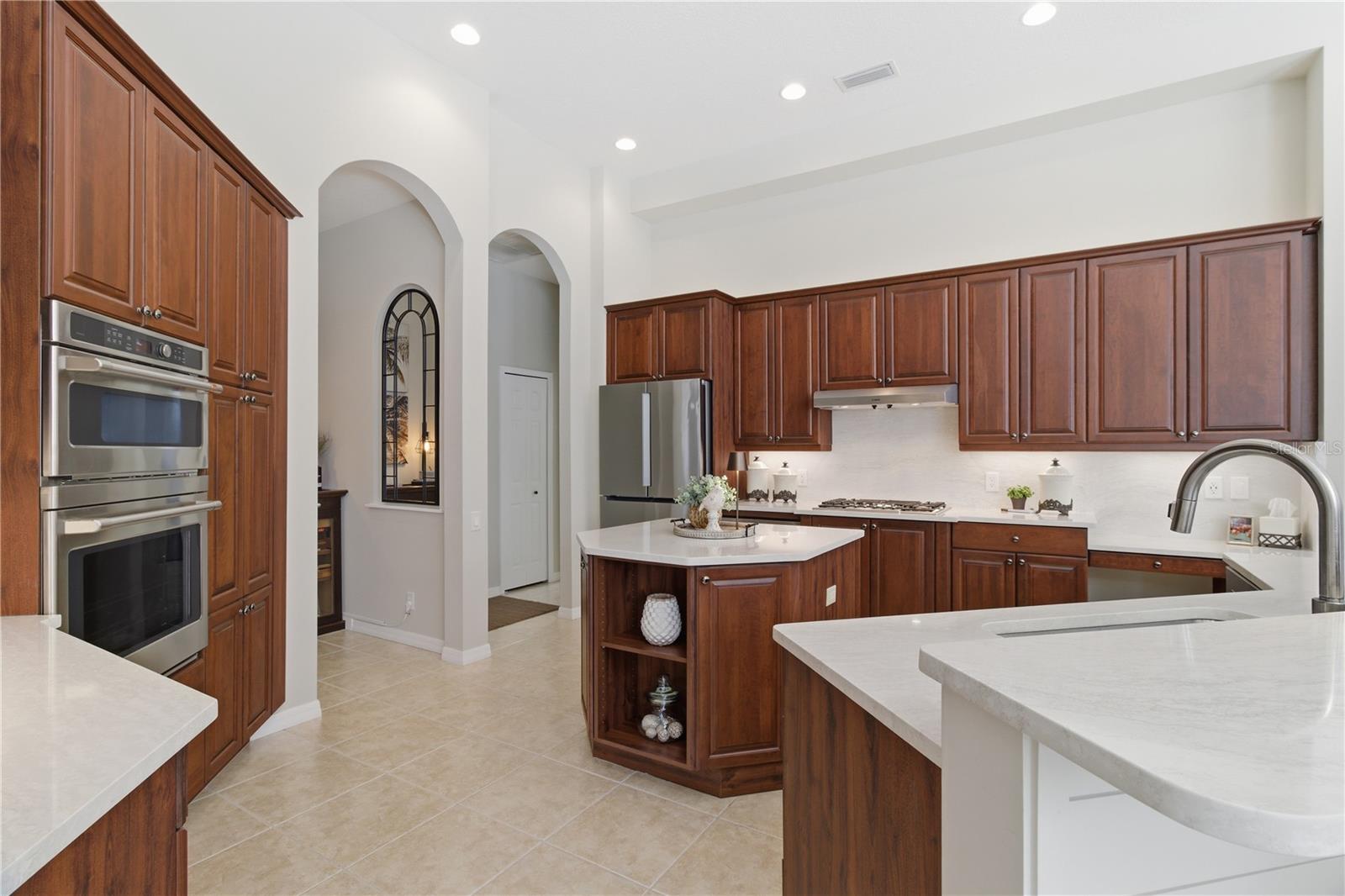8309 GROSVENOR CT, BRADENTON, FL, 34201