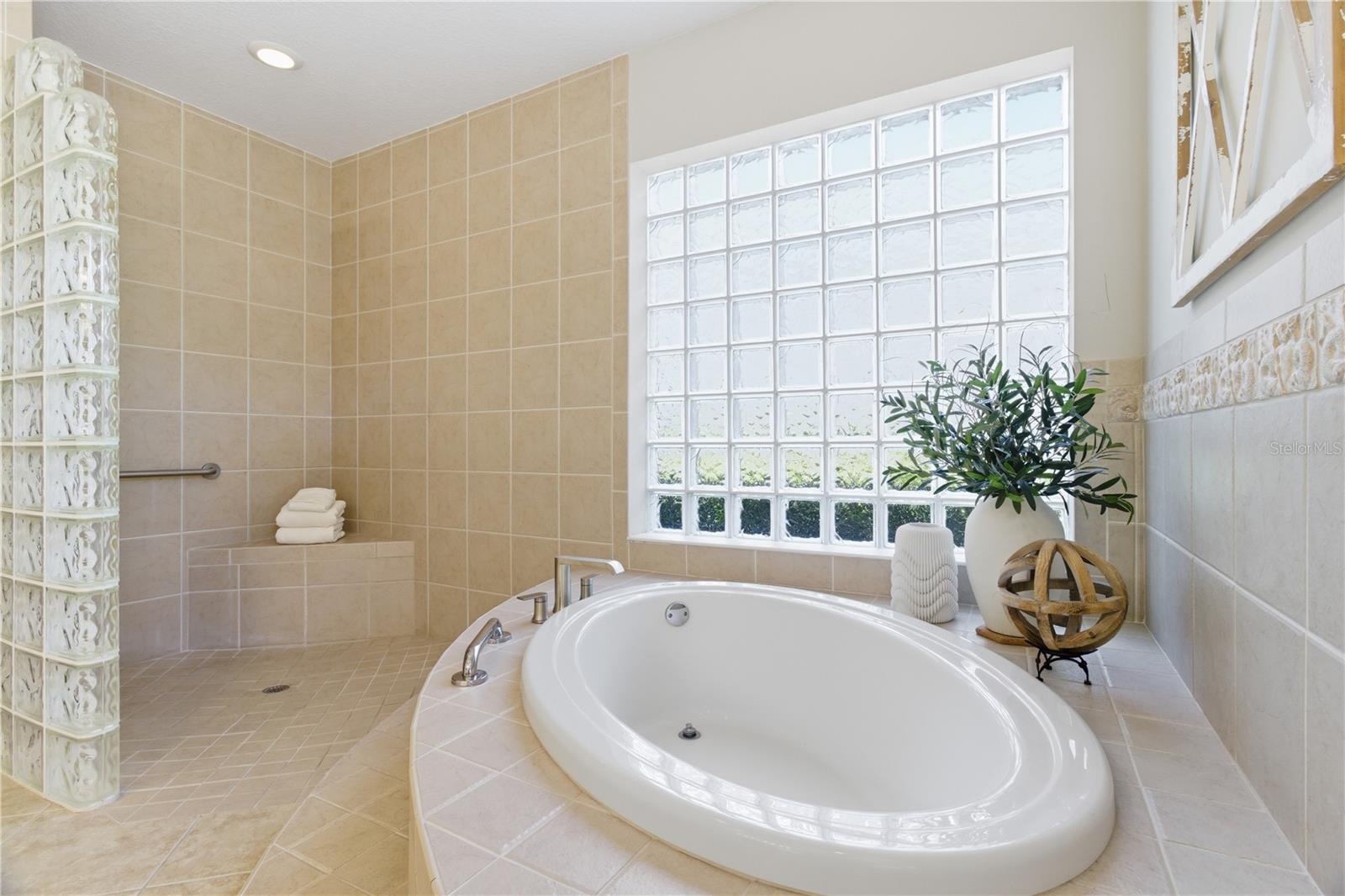 8309 GROSVENOR CT, BRADENTON, FL, 34201