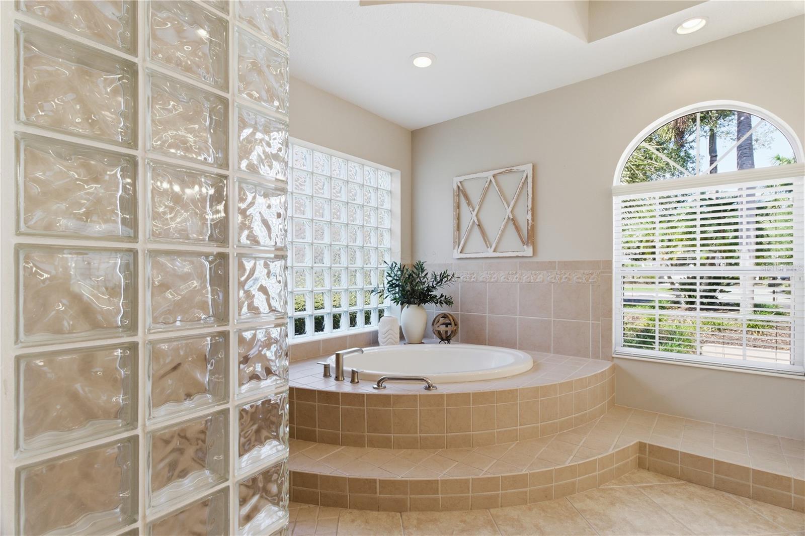 8309 GROSVENOR CT, BRADENTON, FL, 34201